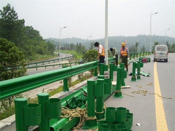 公路喷塑双波护栏板
