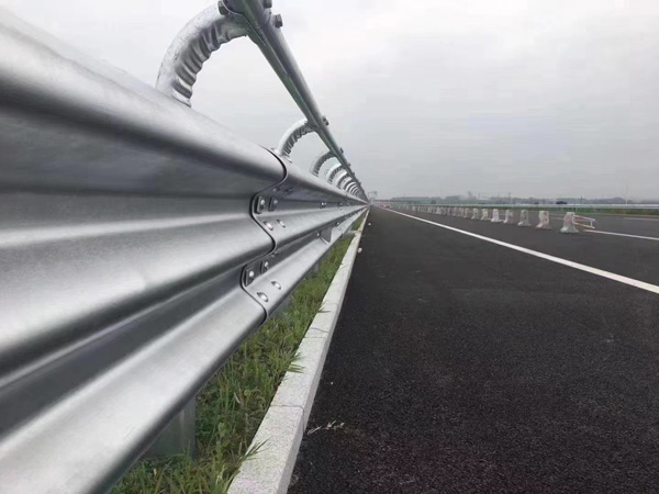 镀锌护栏板